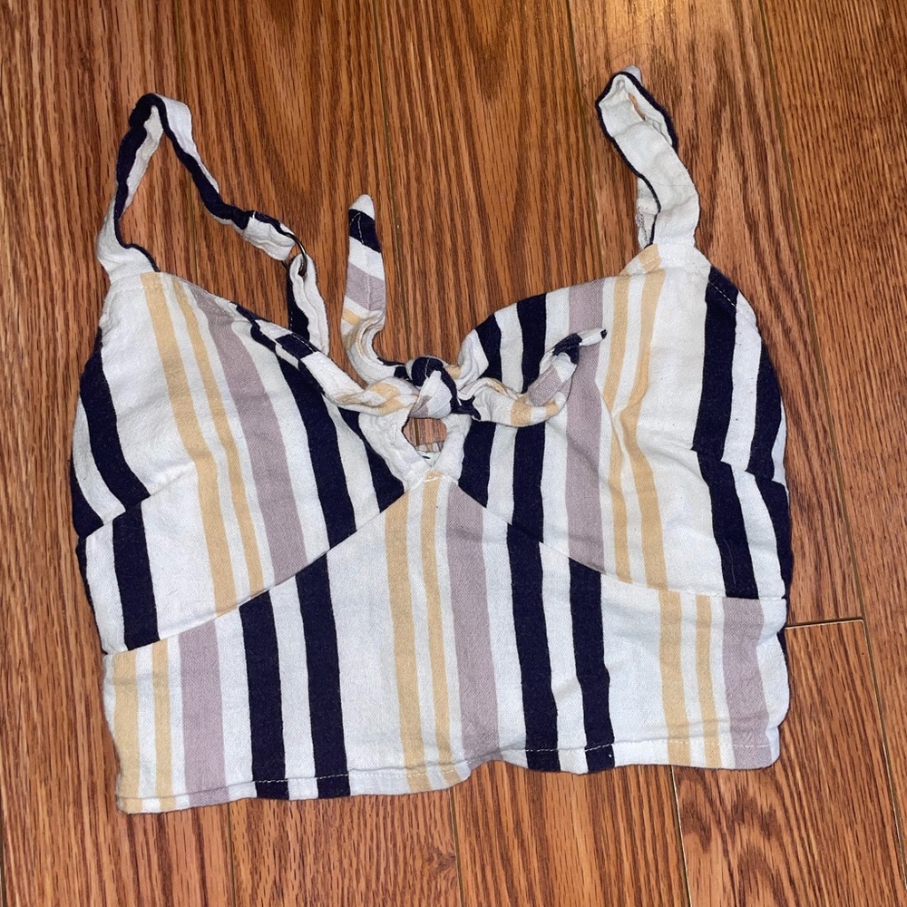Hollister crop top